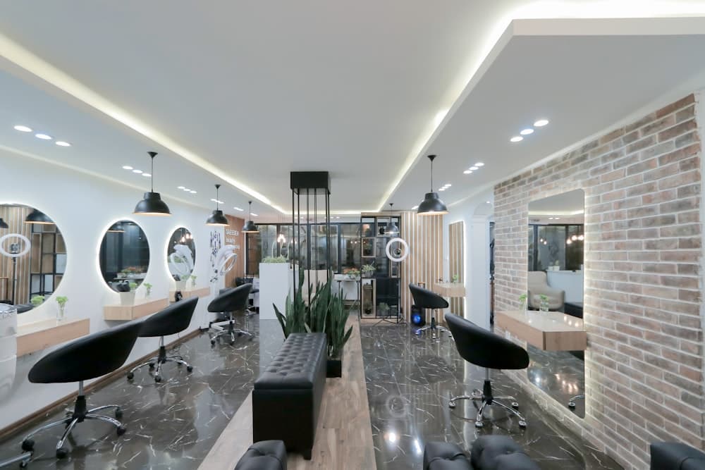 Polished Beauty Bar — photo 1 of 4